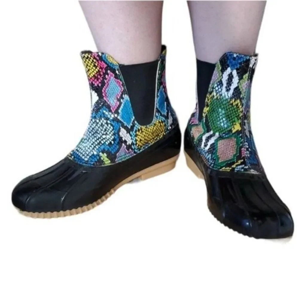 Chelsea Rain Boots Duck Multi Color Snake Skin Print Fleece Women's WOMANS Sz 6